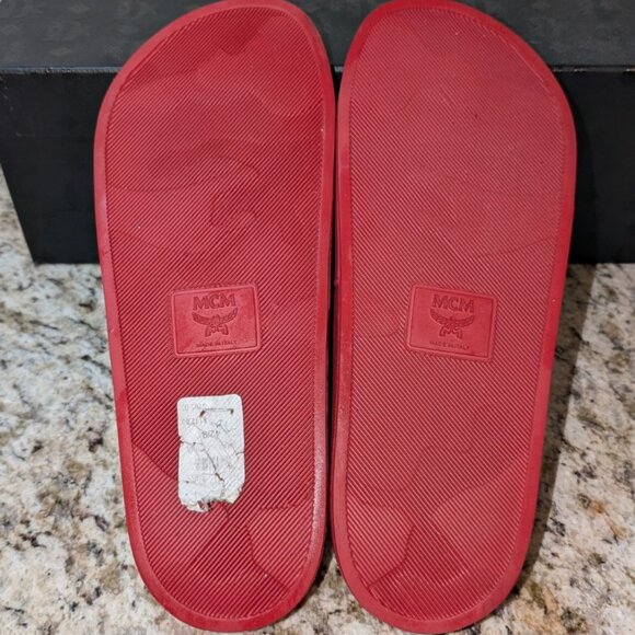 MCM Men’s Large Logo Slides Ruby Red Gold Size 42 EU / 9 US With Box & Dust Bag - Picture 4 of 13